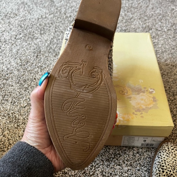 Booties - Picture 3 of 9